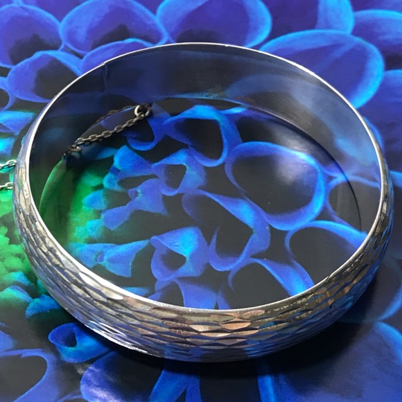 Sterling Silver .925 Diamond cut Bangle New! 🦋💕 - Picture 4 of 7